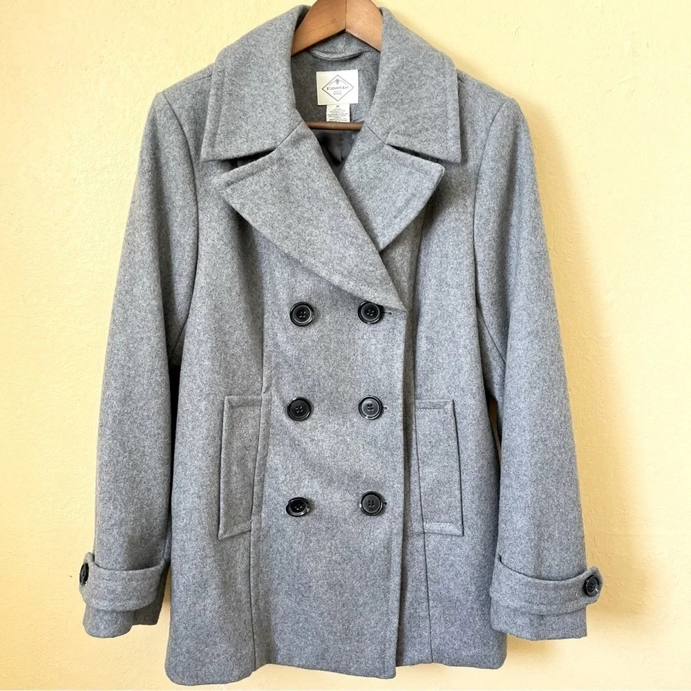St John’s Bay Wool Blend Pea Coat Size Medium Made in Vietnam.